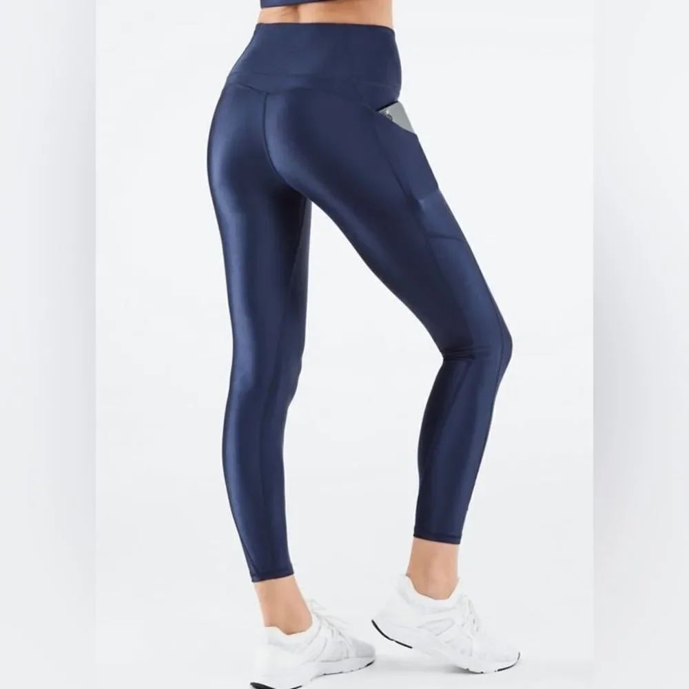 Fabletics Navy Oasis Shine High Waisted Pocket 7/8 Legging - Picture 3 of 9